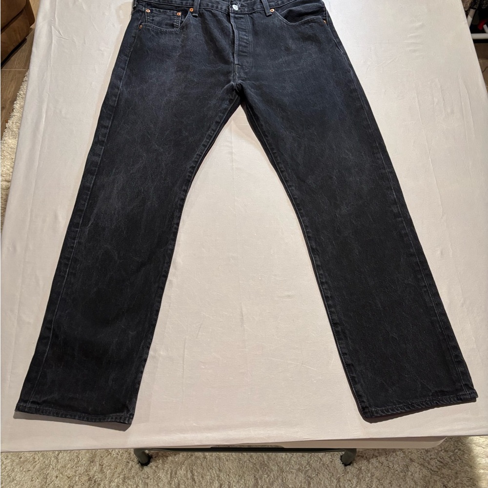 Levi's 501 Men's Black Denim Jeans‎ 38x32 Original Fit Button Fly Straight Leg